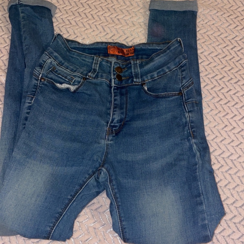 Butt lifting jeans